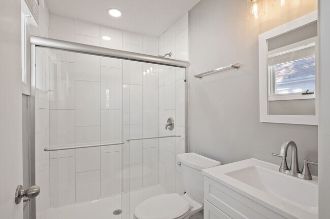 Building Photo - 1222-1224 S 118th St