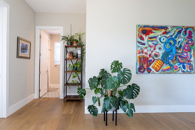 Building Photo - 3687 Valley St