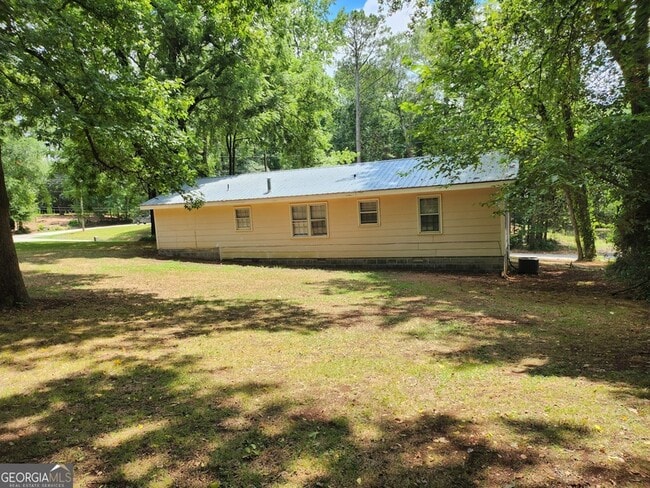 Building Photo - 583 Danielsville St