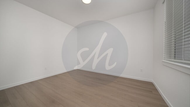 Foto del edificio - New construction,  3 bedroom home off of Interquest with a 2 car garage