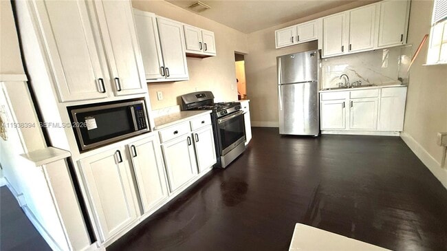 Foto del edificio - 225 N K St