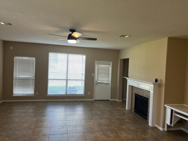 Foto del edificio - 18646 Flagstone Creek Rd