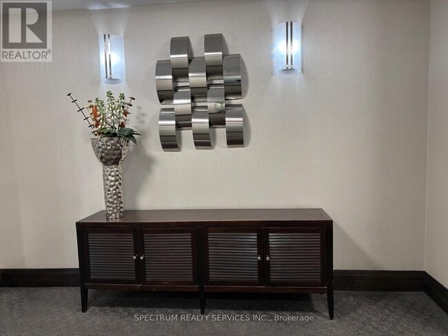 Building Photo - 75 King William Crescent