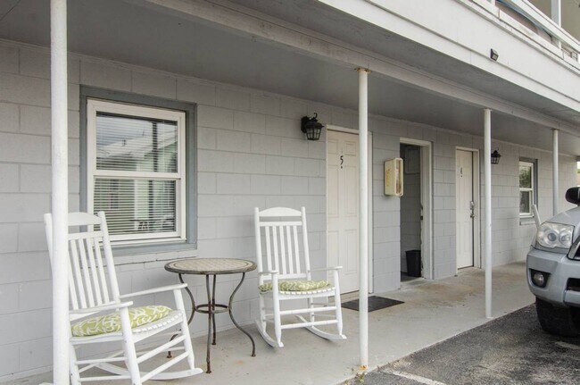 Building Photo - (K170) 209 K Avenue, Apartment #5, Kure Be...