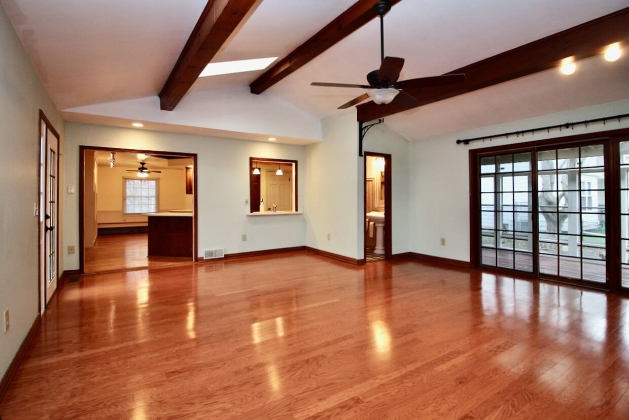 1085 Birch Dr, Perrysburg, OH 43551 House Rental in Perrysburg, OH