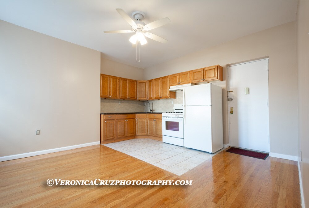 Foto principal - 9031 Fort Hamilton Pky
