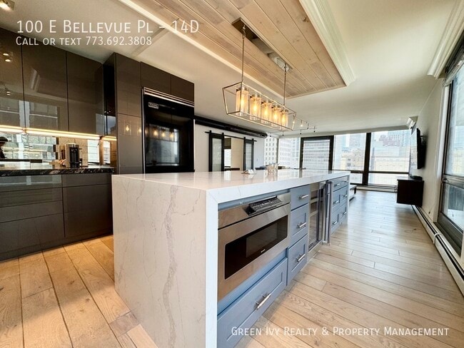 Building Photo - 100 E Bellevue Pl