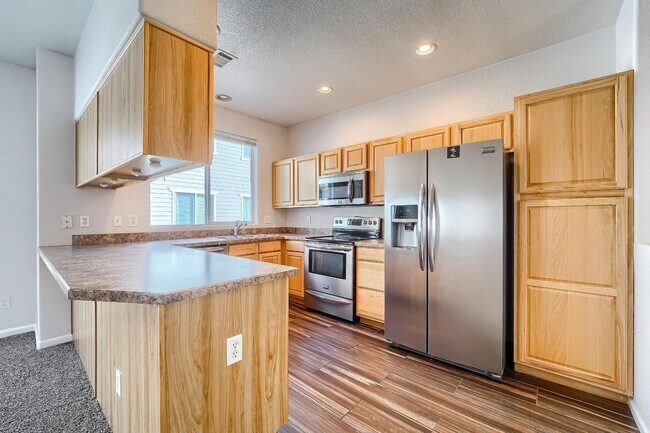 Foto del edificio - Three Bedroom Townhome in Henderson