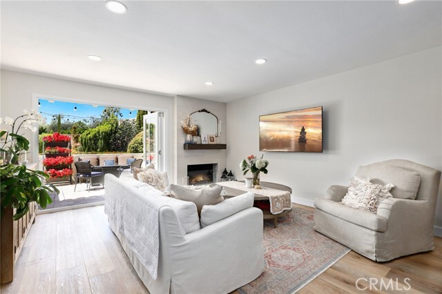 Building Photo - 2425 Vista Hogar