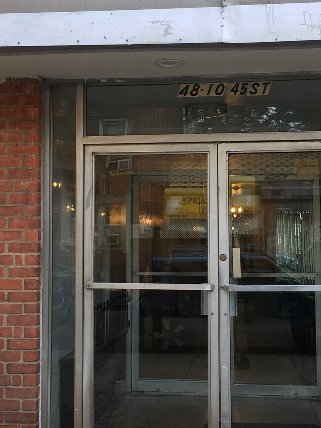 Foto del edificio - 4810 45th St