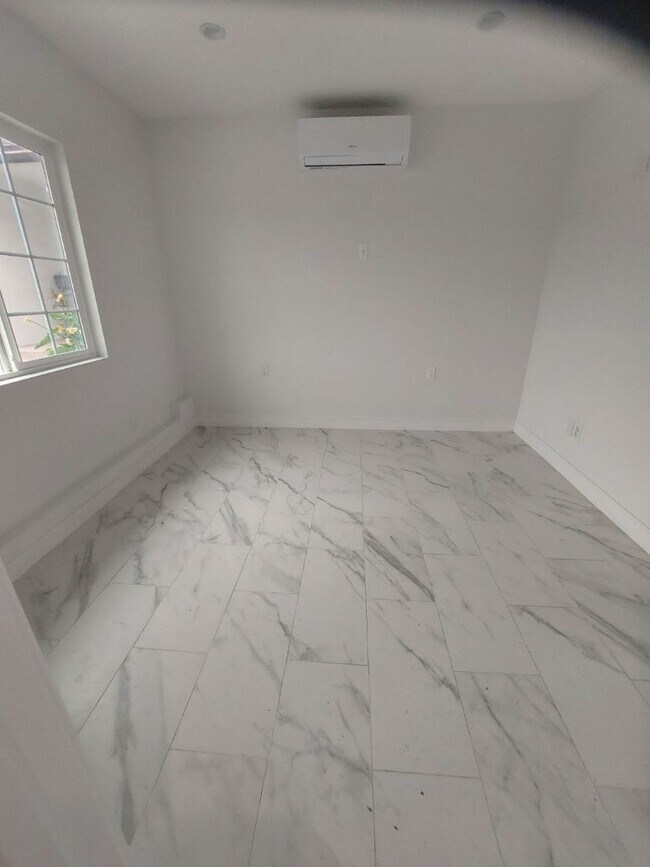 Foto del edificio - 13660 Bonanza St