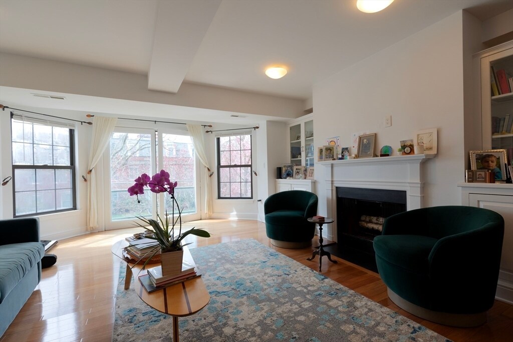 Primary Photo - 227 Summit Ave