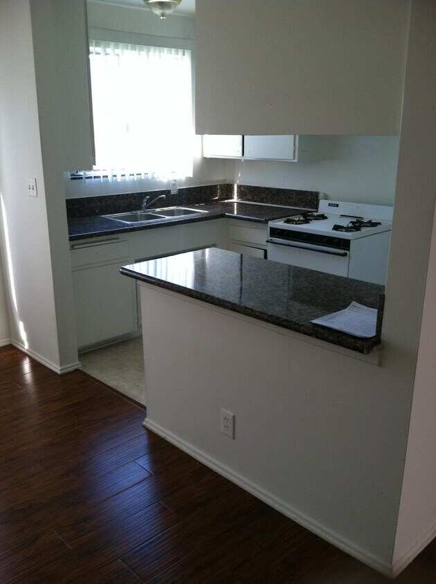 Foto principal - 12424 Magnolia Blvd