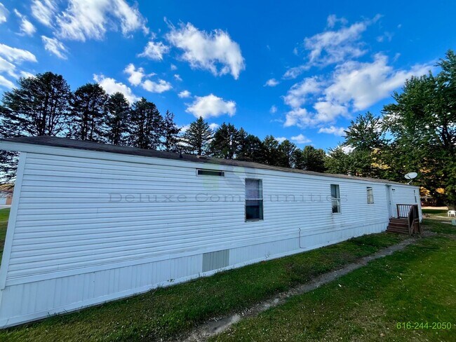 Foto del edificio - 3 Bedroom Mobile Home! Available NOW! Midd...