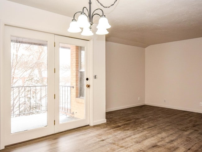 Building Photo - 454 1/2 N 200 E
