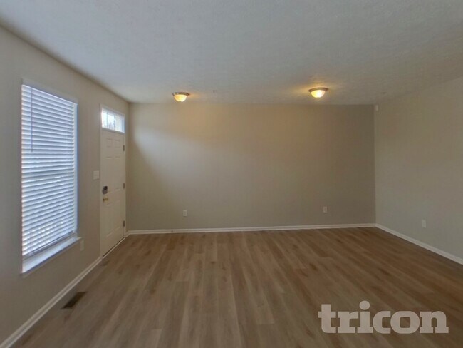 Building Photo - 9810 Davison Rd