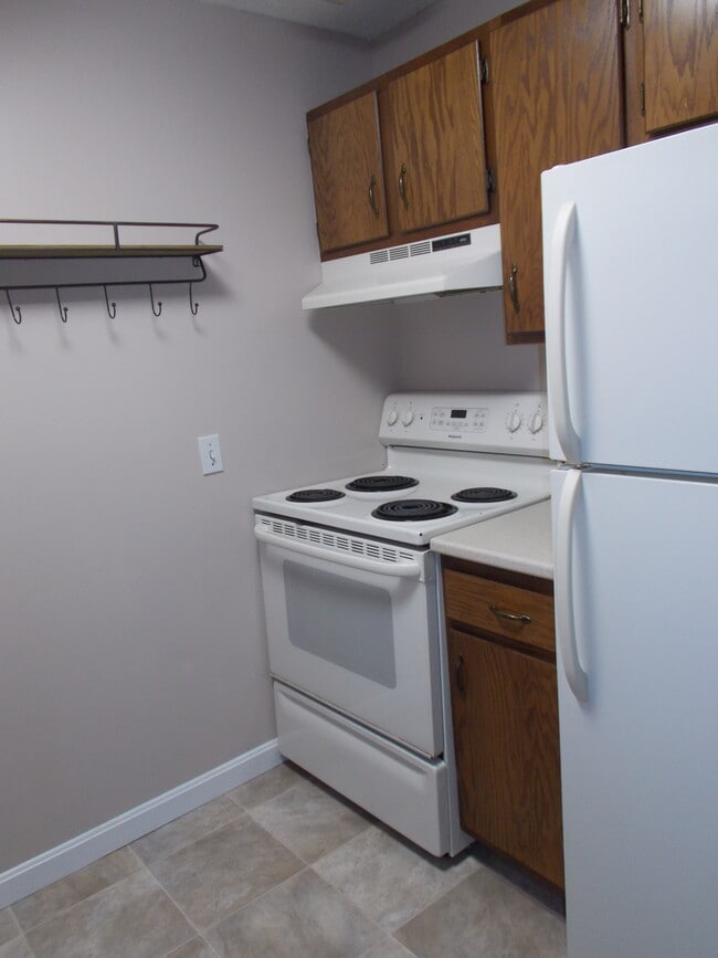 Building Photo - 3 Oak Hill Ln