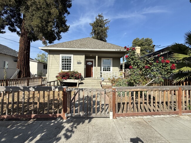 Building Photo - 396 N 17th St