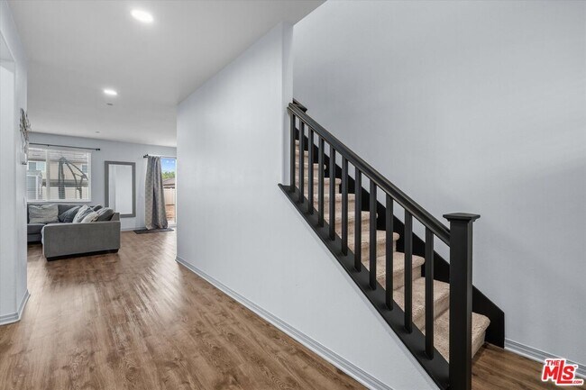 Foto del edificio - 24944 El Braso Dr