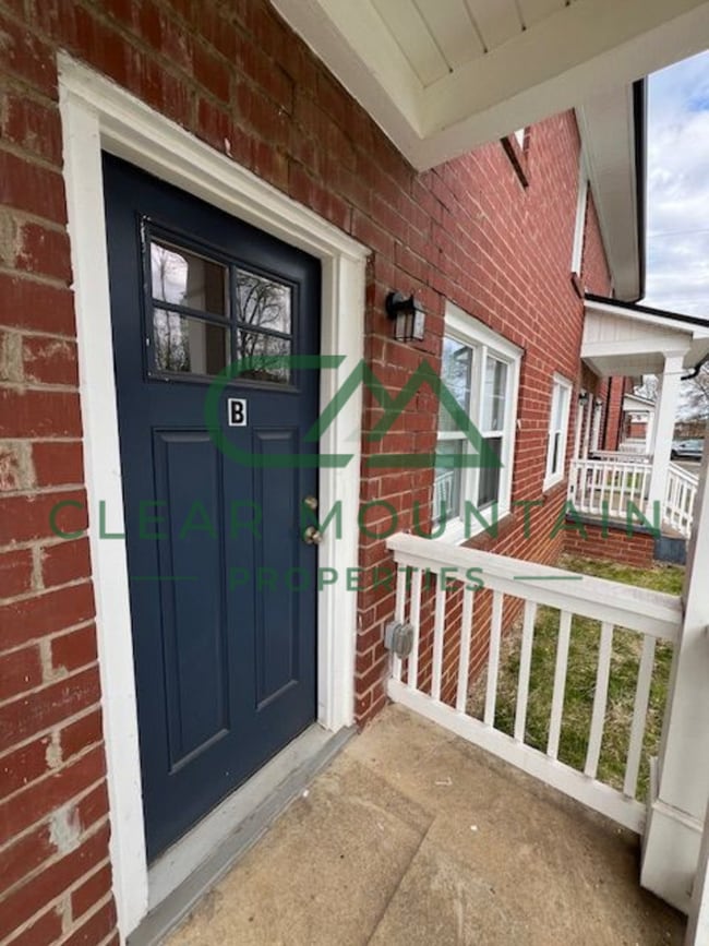 Building Photo - 411 Hagood St