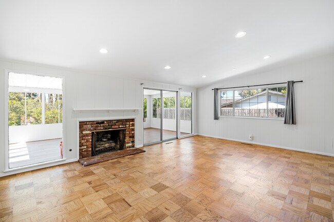 Foto del edificio - 26911 Springcreek Rd