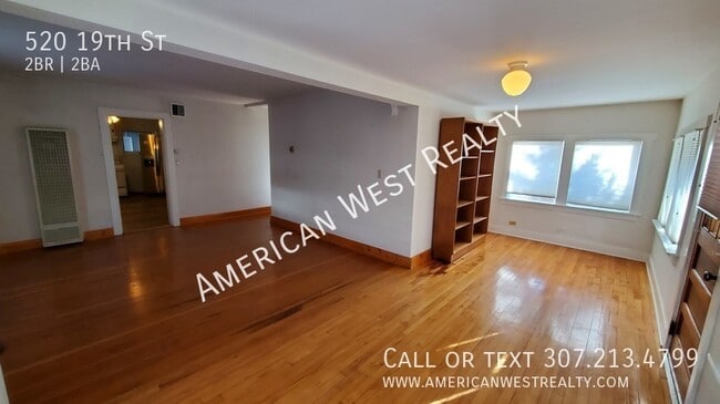 Building Photo - 520 19th St