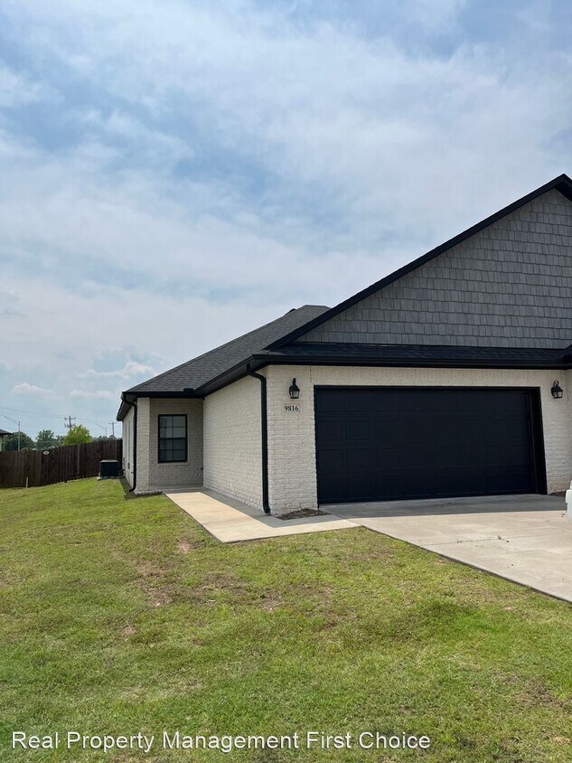 Primary Photo - 3 br, 2 bath House - 9816 Haven Blvd Lot 2...