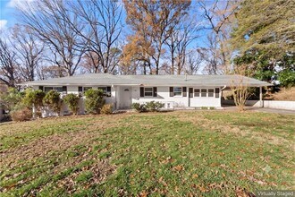 Building Photo - 2352 Elmwood Cir SE