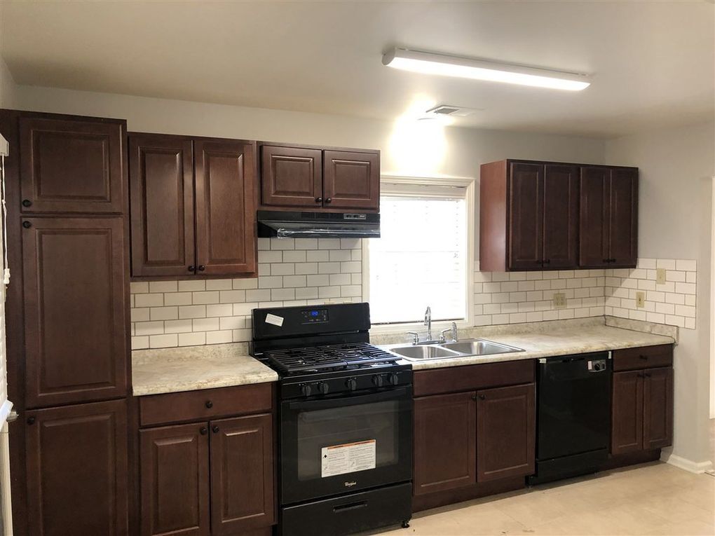 Kitchen - 3522 Stuart Rd