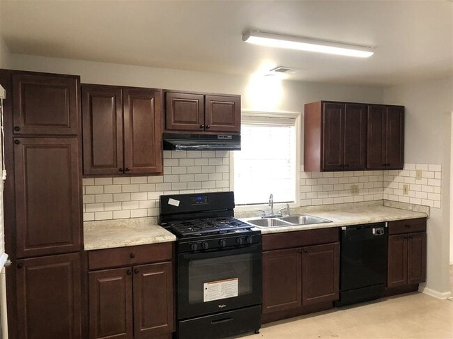 Building Photo - 3522 Stuart Rd