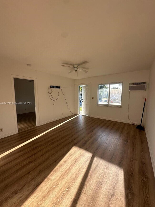 Foto del edificio - 2891 NW 13th Ct