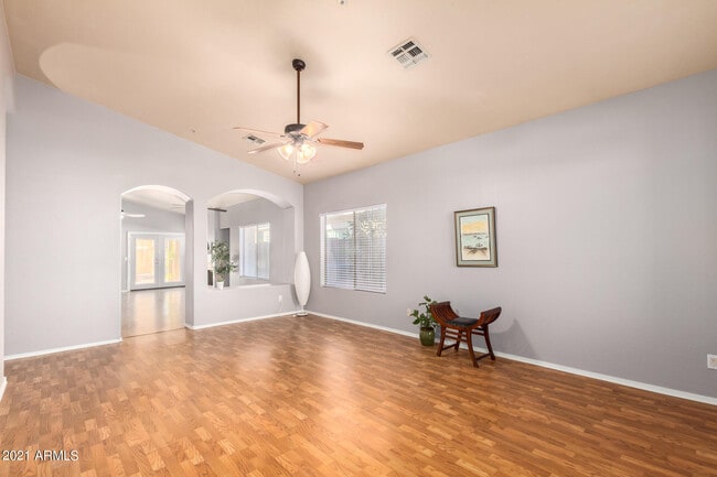 Foto del edificio - 3008 N 83rd Pl