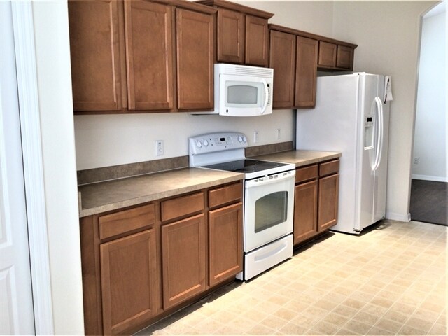 Foto del edificio - 8350 Moccasin Trail Drive