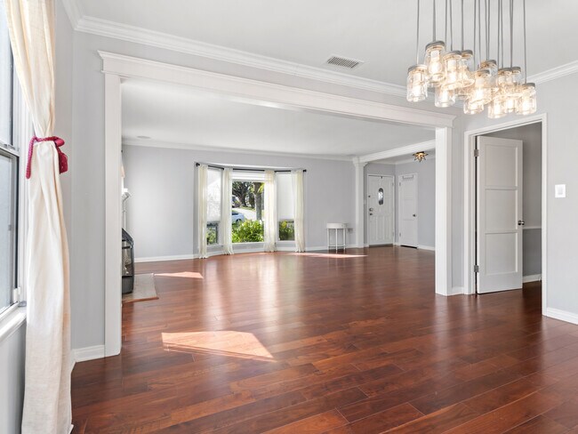 Building Photo - 6339 W 80th St
