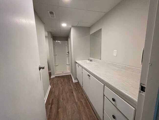 Building Photo - 3145 High Point Dr