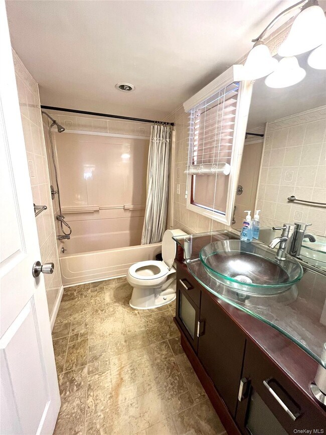 Foto del edificio - 53 Circle Dr N