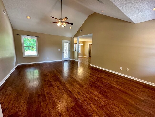 Building Photo - 3920 Cantle Dr