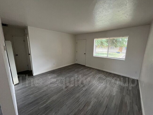 Building Photo - 149 N Castle Rock St