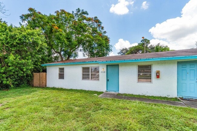 Building Photo - 4758 Gulfstream Rd