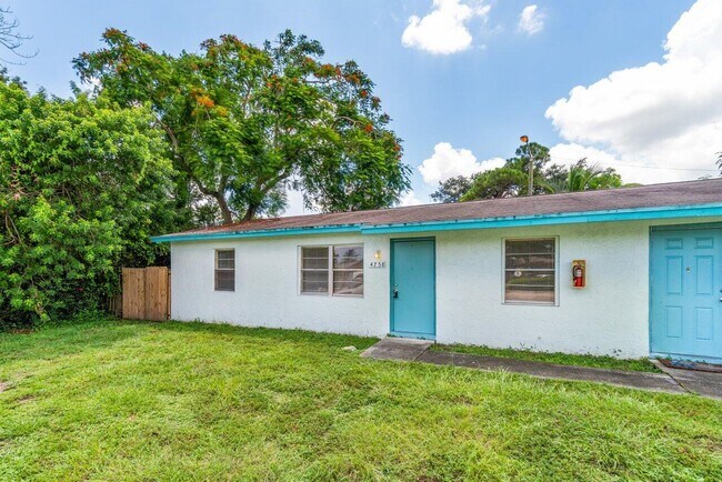 Foto del edificio - 4758 Gulfstream Rd