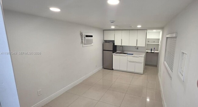 Building Photo - 4337 SW 49th St