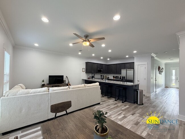 Building Photo - Gorgeous 2 Story 4 Bedrooms Townhome in Fort Walton Beach!