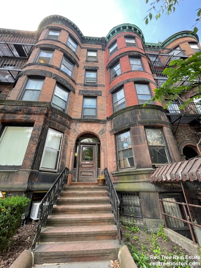 Building Photo - 849 Beacon St