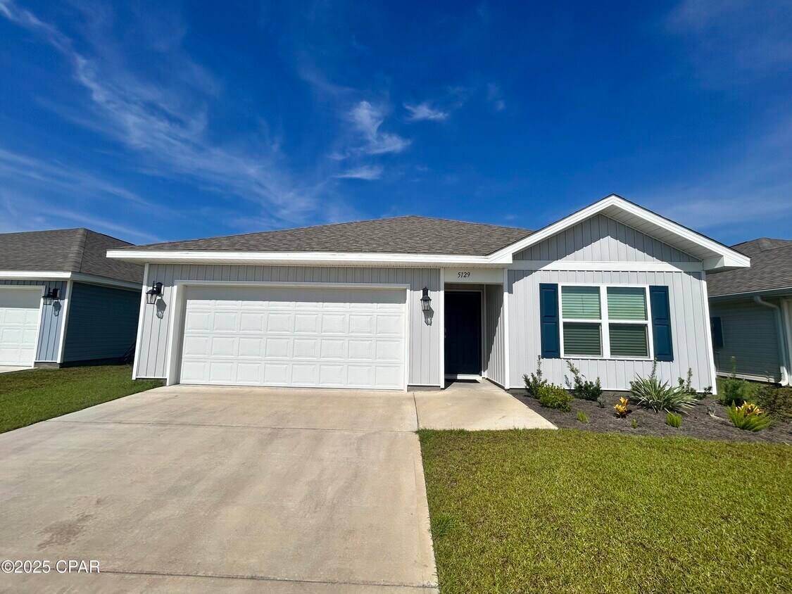 Foto principal - 5129 Rivergrass Dr