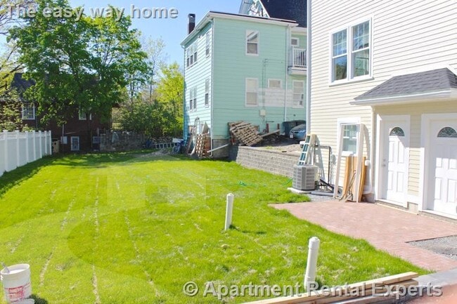 Building Photo - 620 Trapelo Rd