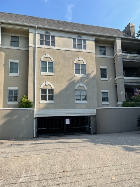 West End Avenue Entrance - 3818 W End Ave