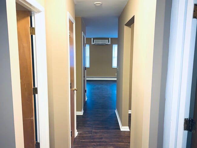 Building Photo - 37 Kenbrook Dr