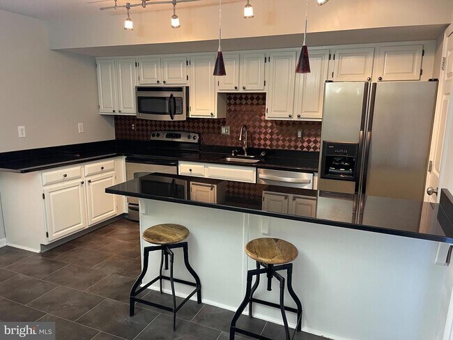 Foto del edificio - 208 Fieldstone Ln