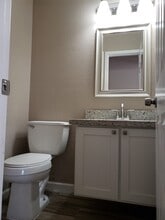 Building Photo - 1911 Richmond Vantage Dr