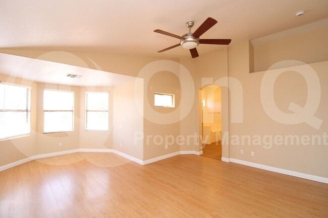 Building Photo - 6841 S 26th Pl